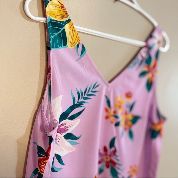 Old Navy Lilac Purple Tropical Floral V-Neck Tank Top Blouse - Picture 4 of 14